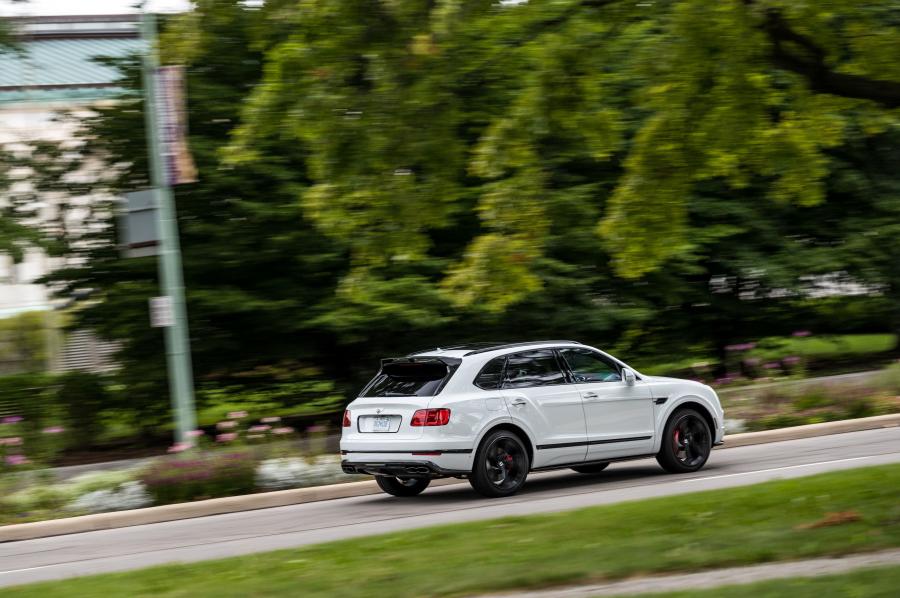  Bentley Bentayga V8 2018 года  (NA) (фото 14 из 22)